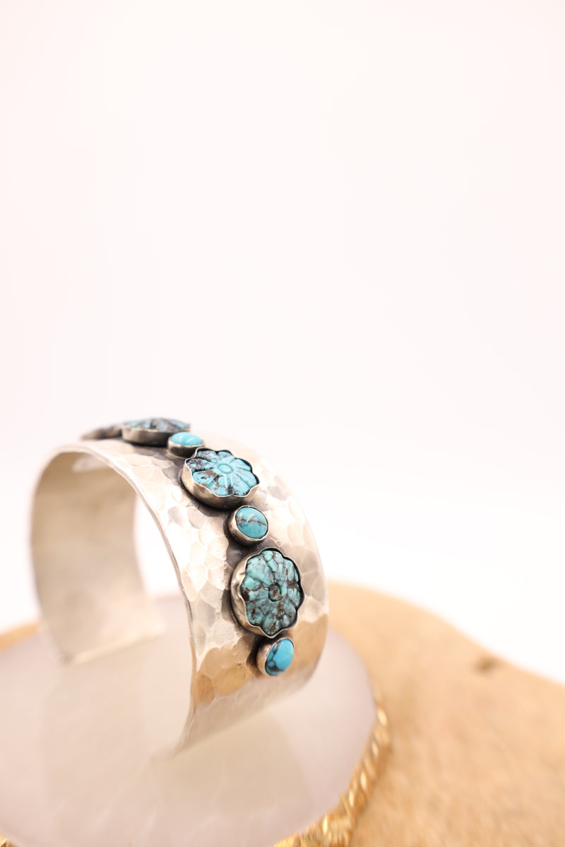 RICHARD SCHMIDT 5 TURQUOISE FLOWERS AND 6 ROUNDS CUFF