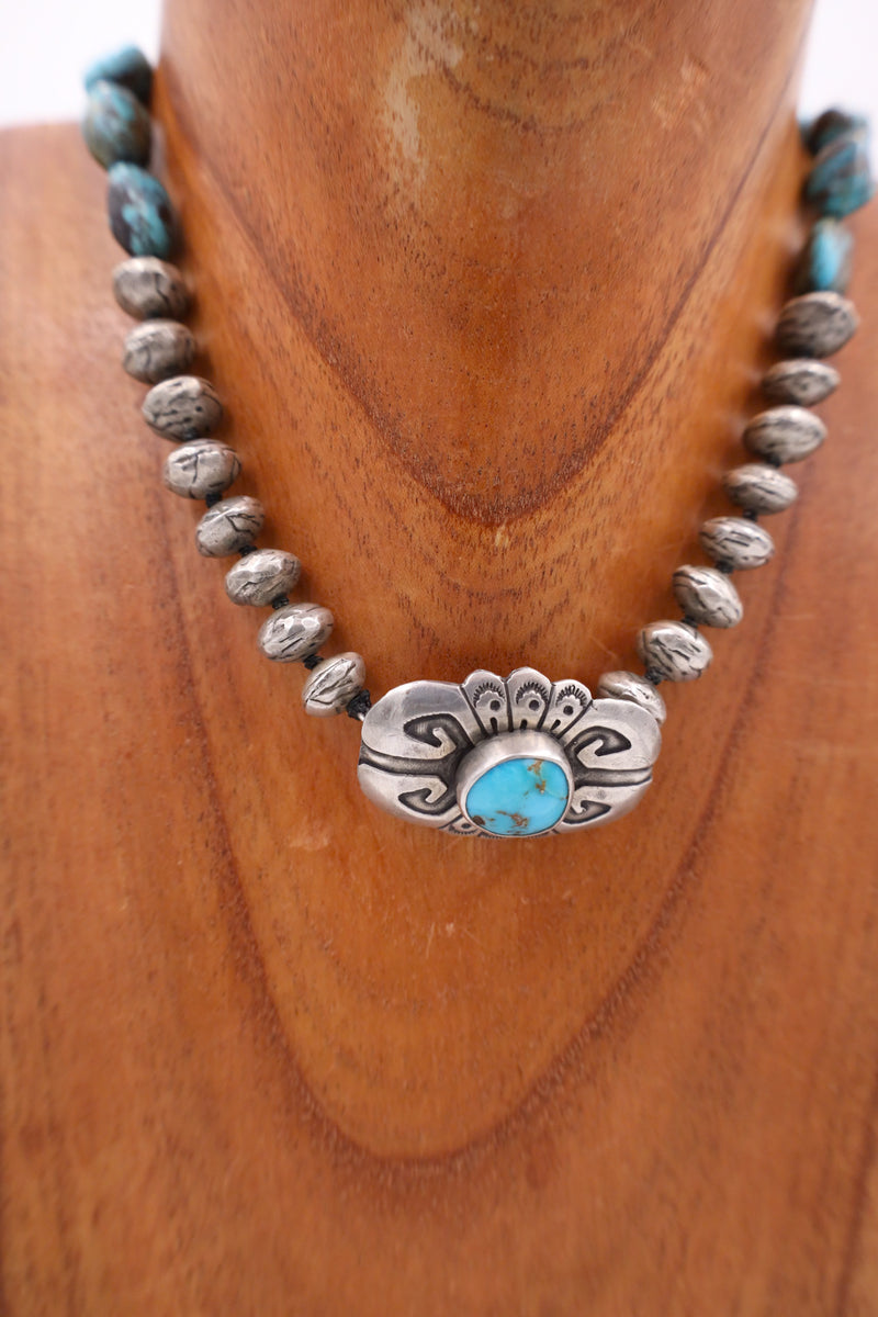 LOVE TOKENS SPIDER VEIN TURQUOISE CONCHO NECKLACE