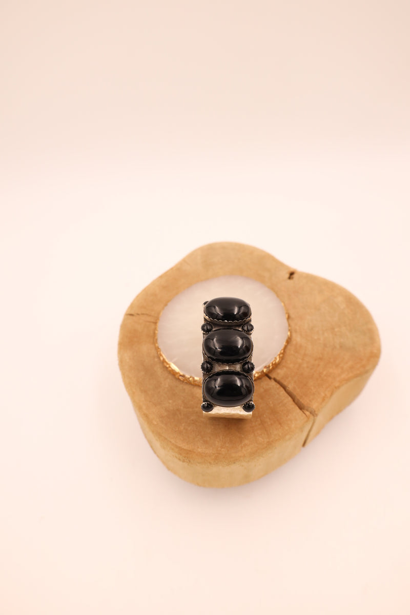 23MM OVAL AND CIRCLE ONYX CUFF