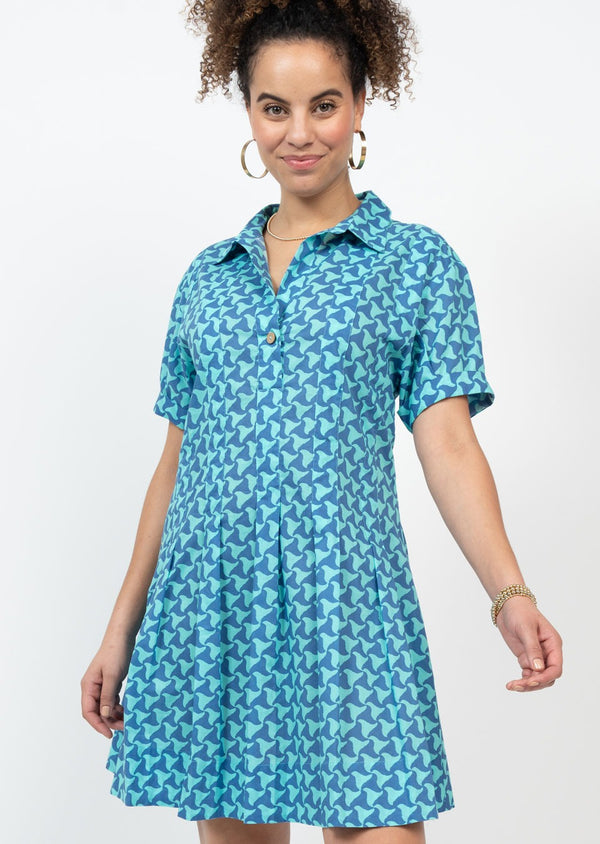Woman in short sleeve dress with mini cut and wave pattern