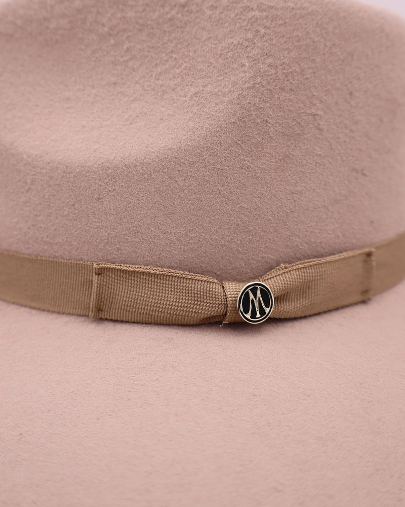 Ribbon with  with Maverick iconic circle M logo pin detailing MY WAY HAT- SILVER BELLY