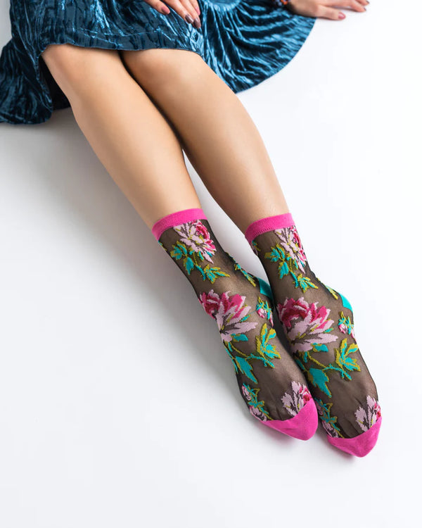 Sheer fashion sock with english roses and leaves all over