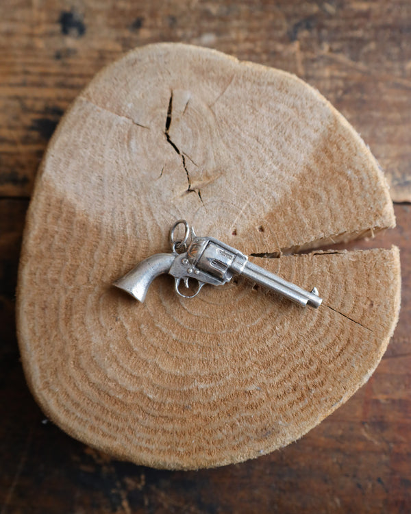 LOVE TOKENS LARGE STERLING SILVER SMOKE WAGON GUN PENDANT 