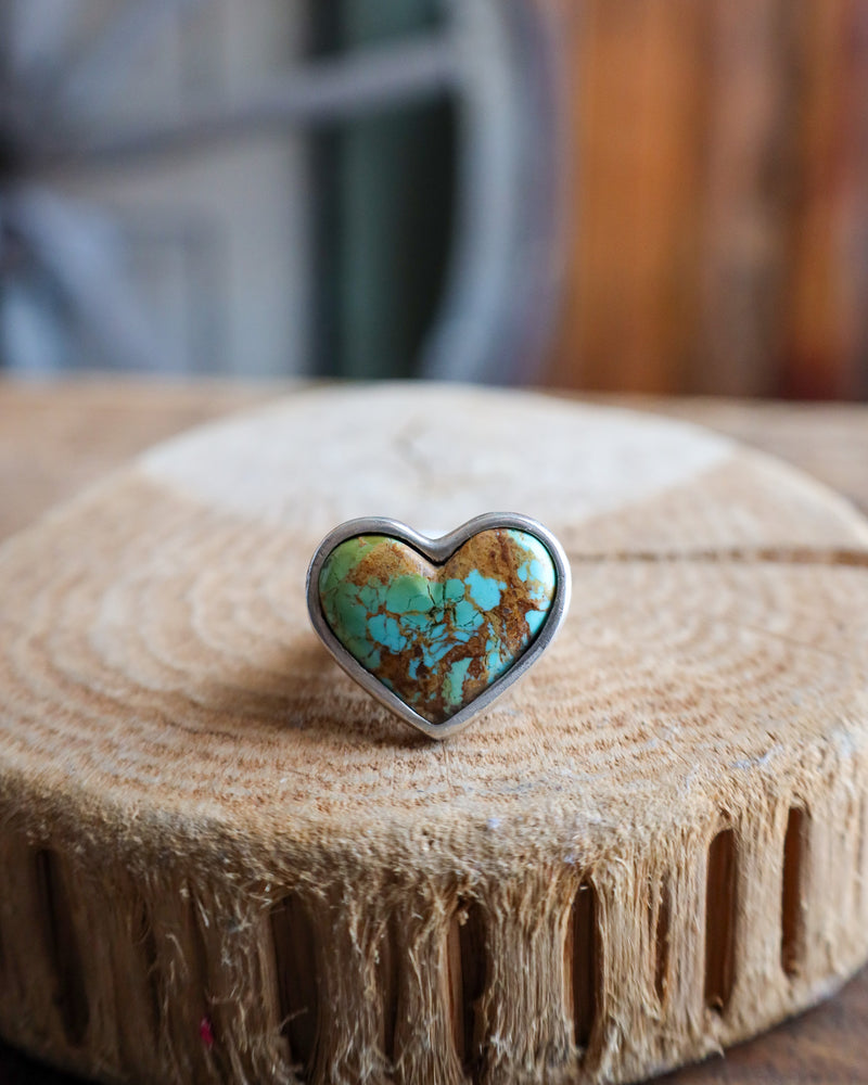 LOVE TOKENS KINGMAN TURQUOISE HEART RING- SIZE 7 