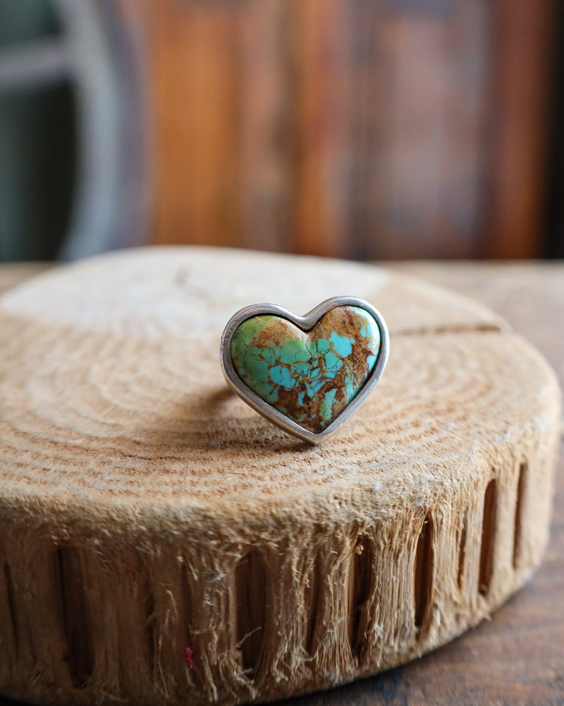 LOVE TOKENS KINGMAN TURQUOISE HEART RING- SIZE 7 