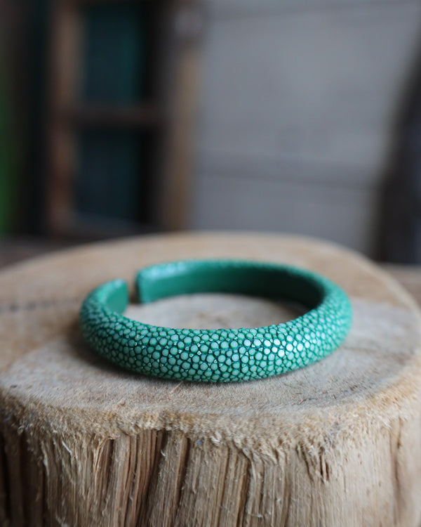 10mm STINGRAY DOME CUFF- GREEN