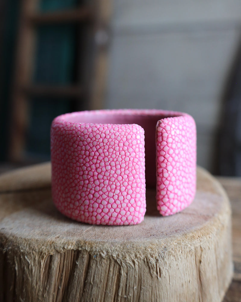 40mm STINGRAY FLAT CUFF- PINK