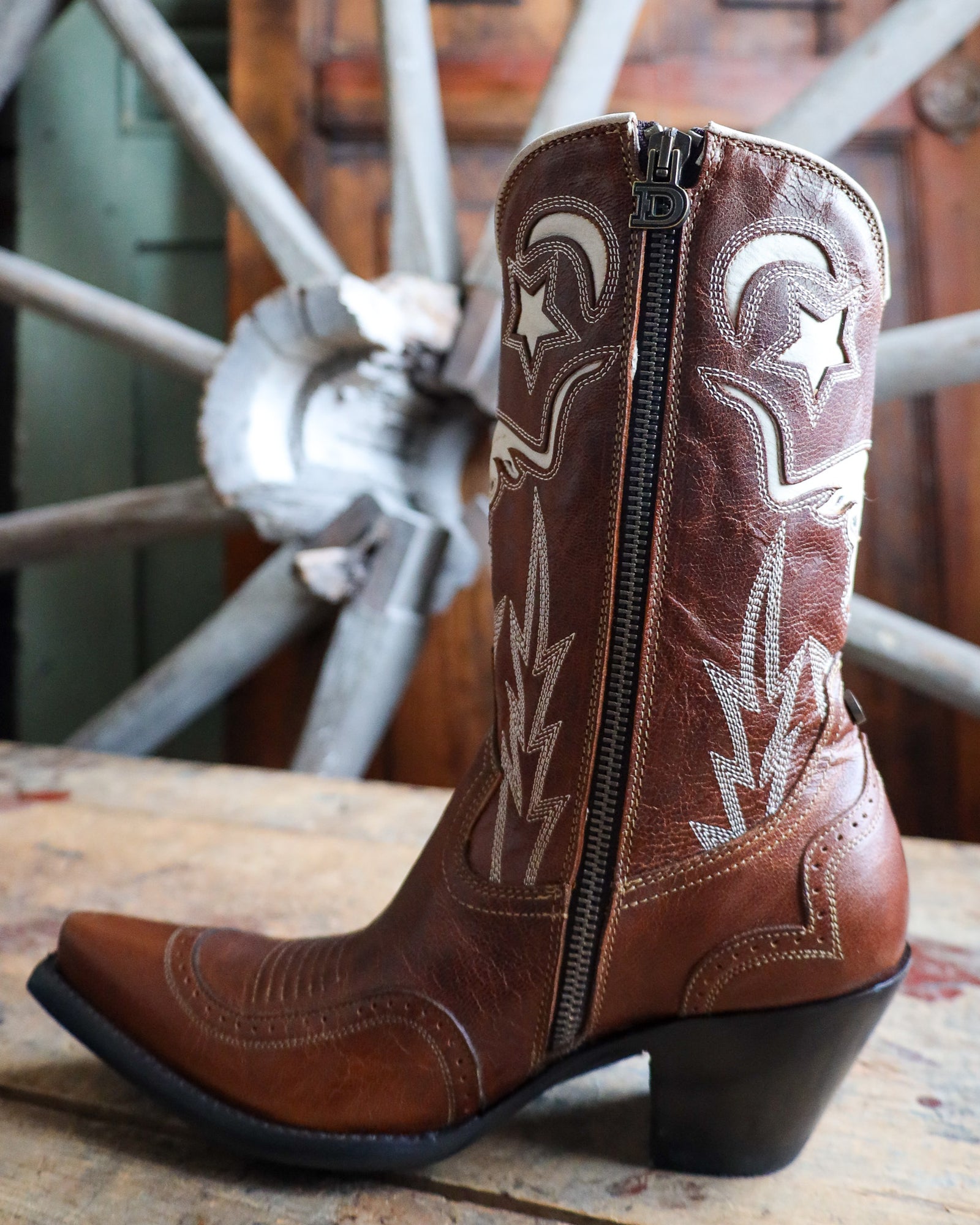 DOUBLE D RANCH BY OLD GRINGO WOMEN'S LONGHORN PEE WEE 10