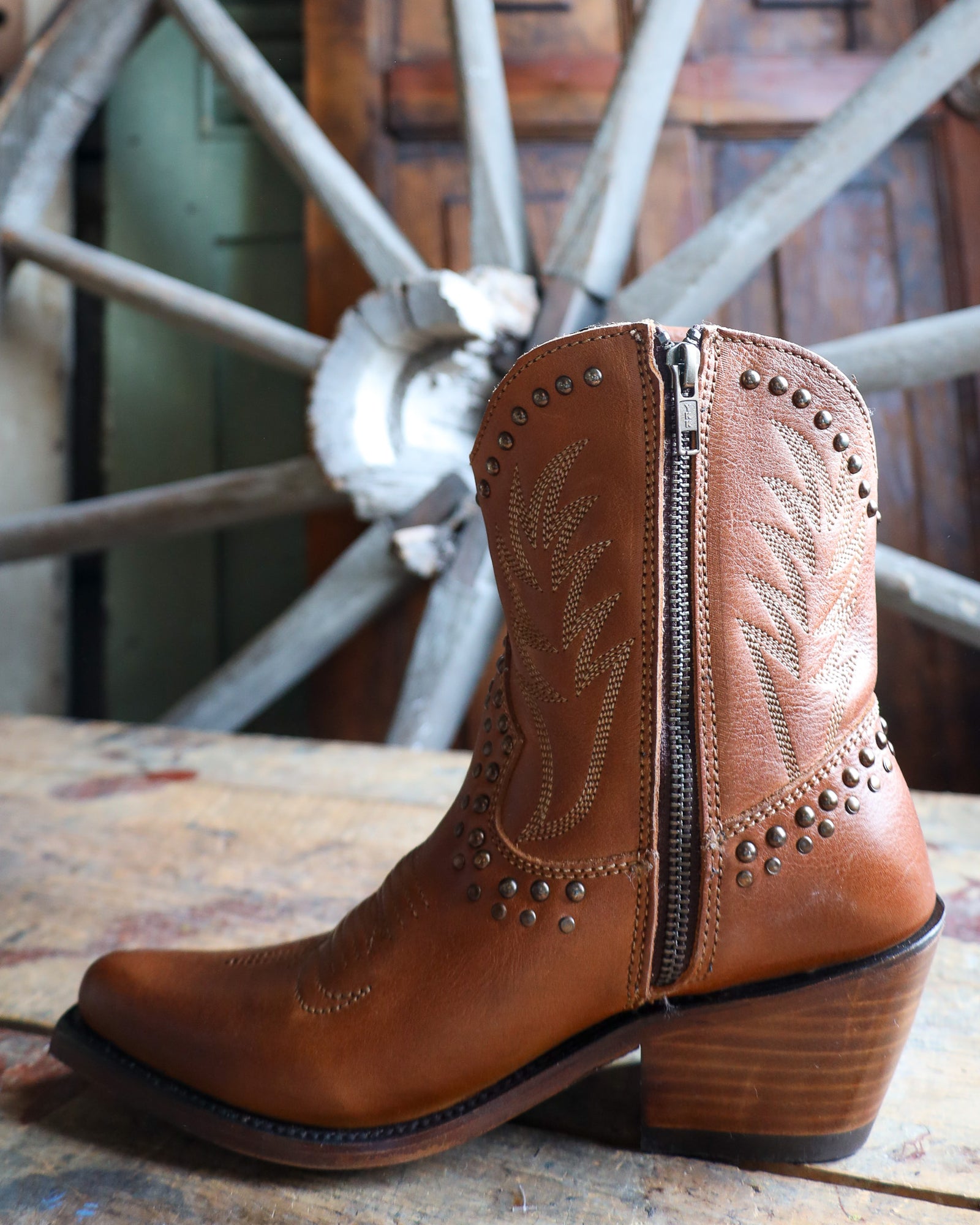 LIBERTY BLACK WOMEN'S SHIRLEY 7