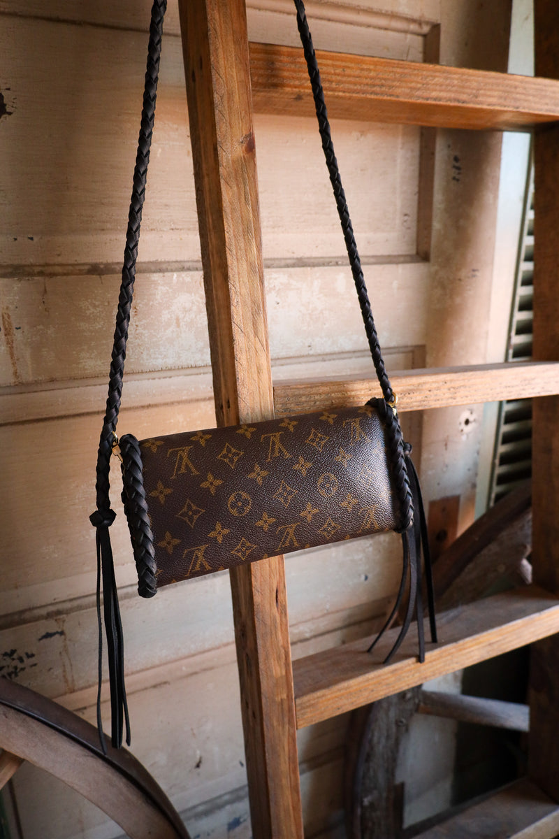 Leather and Vodka x Richard Schmidt Twin Pochette Noir Longhorn Concho Handbag 