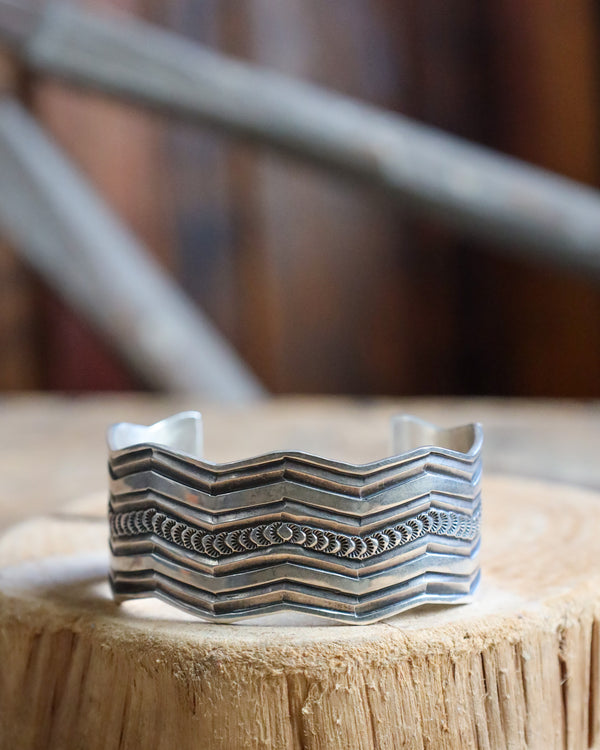 STERLING SILVER CHEVRON WAVES CUFF 