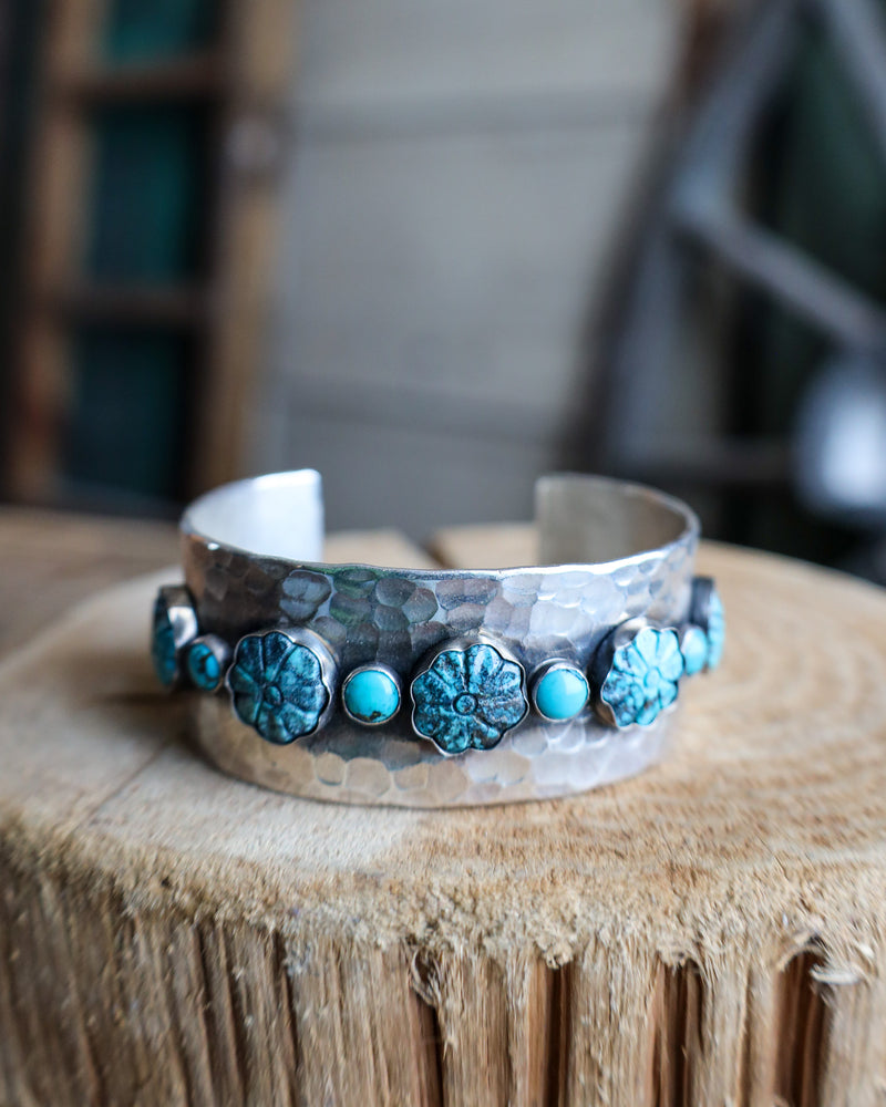 RICHARD SCHMIDT 5 TURQUOISE FLOWERS AND 6 ROUNDS CUFF