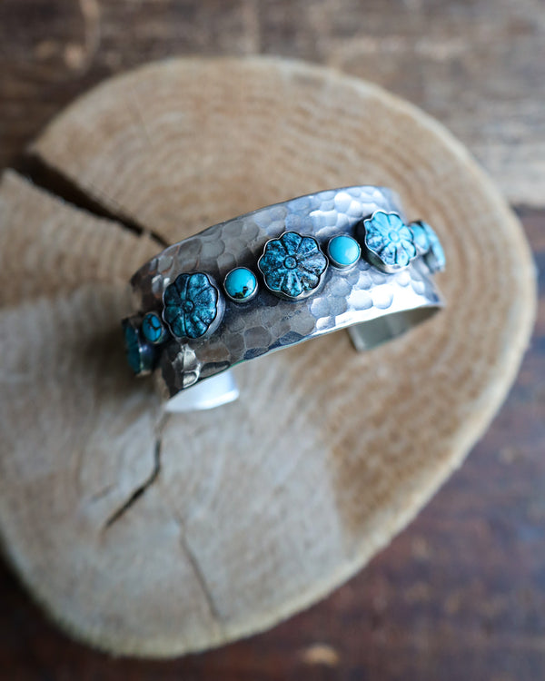 RICHARD SCHMIDT 5 TURQUOISE FLOWERS AND 6 ROUNDS CUFF