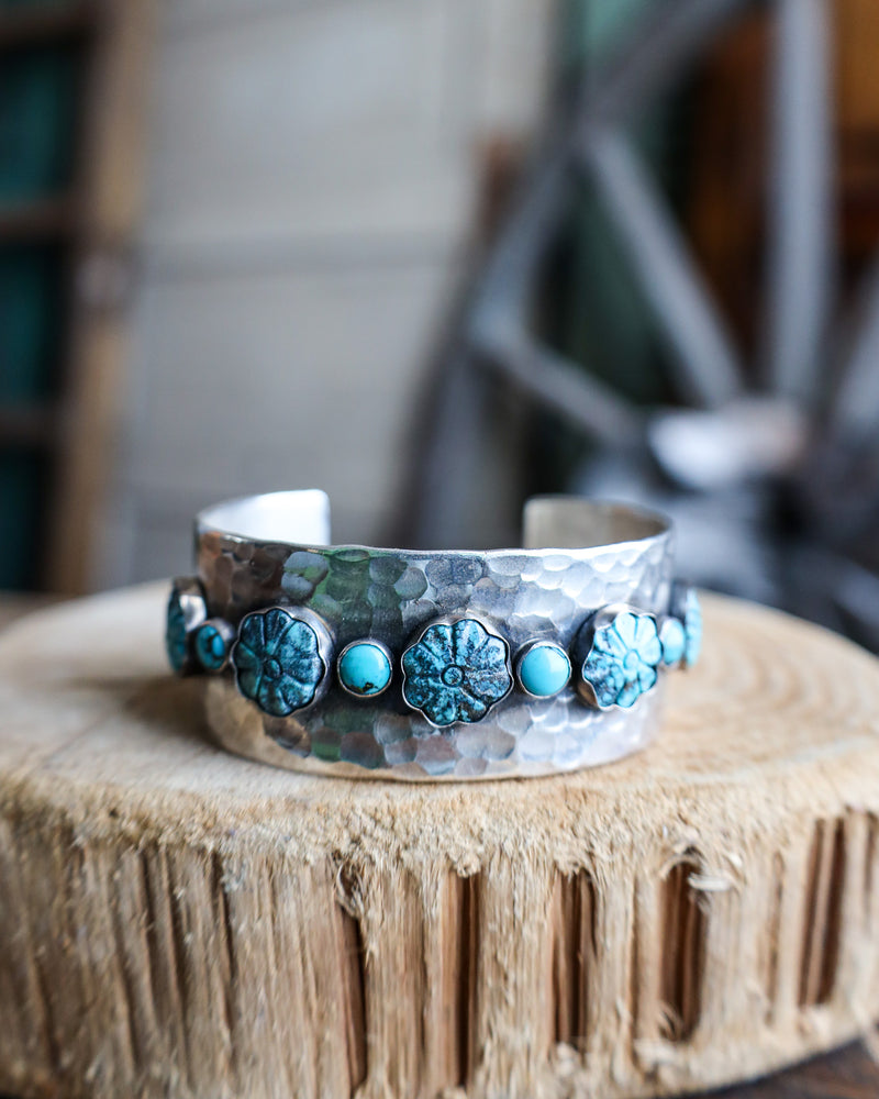 RICHARD SCHMIDT 5 TURQUOISE FLOWERS AND 6 ROUNDS CUFF