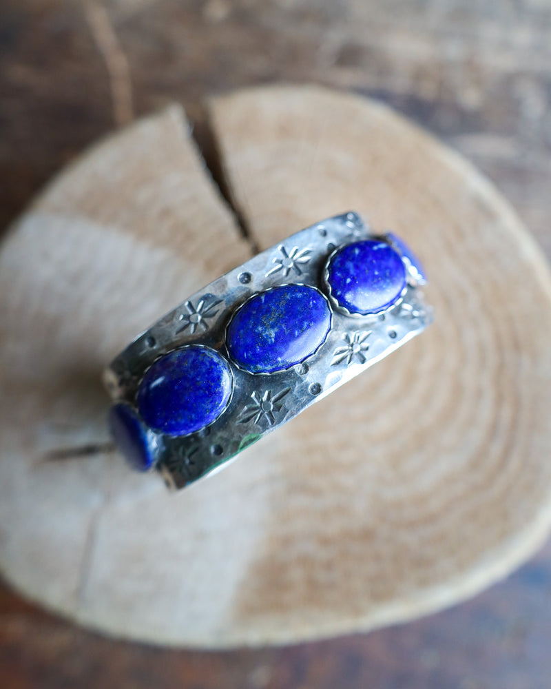 RICHARD SCHMIDT 1" TWINKLE OVAL LAPIS CUFF