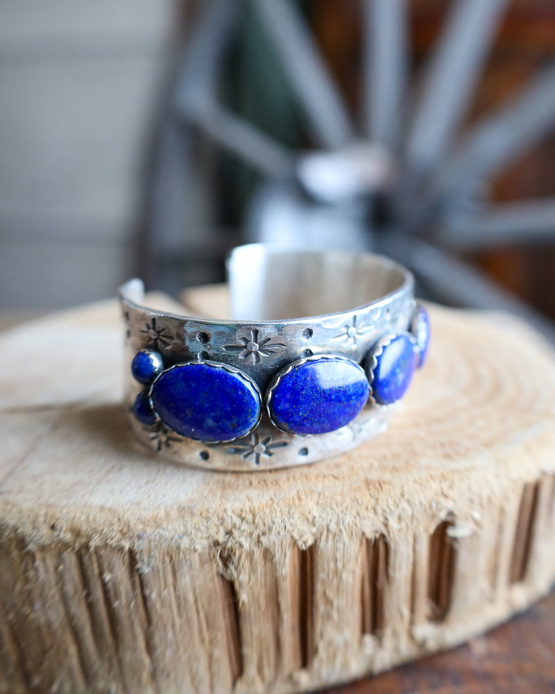 RICHARD SCHMIDT 1" TWINKLE OVAL LAPIS CUFF