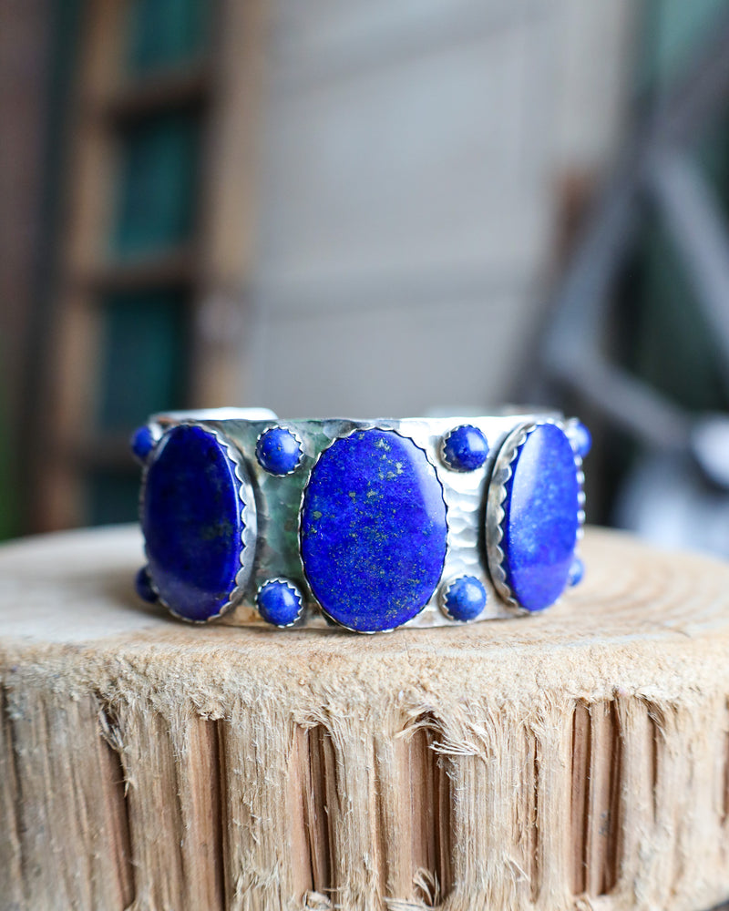 RICHARD SCHMIDT LAPIS 3 OVALS AND 8 ROUNDS CUFF