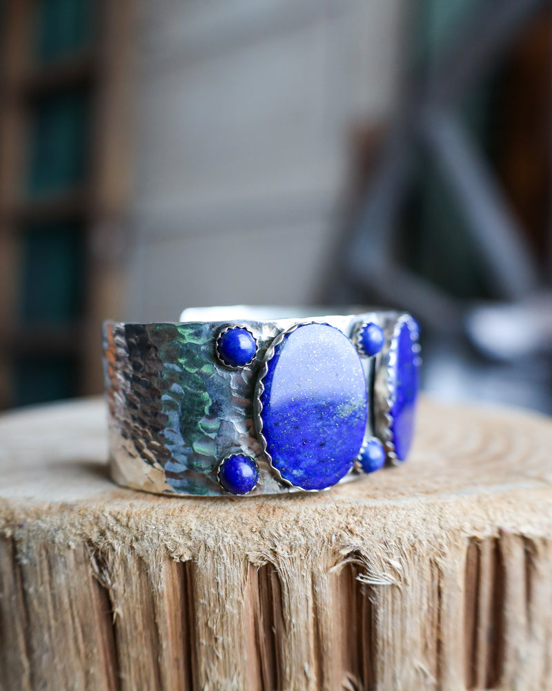 RICHARD SCHMIDT LAPIS 3 OVALS AND 8 ROUNDS CUFF