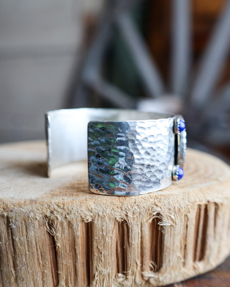 RICHARD SCHMIDT LAPIS 3 OVALS AND 8 ROUNDS CUFF