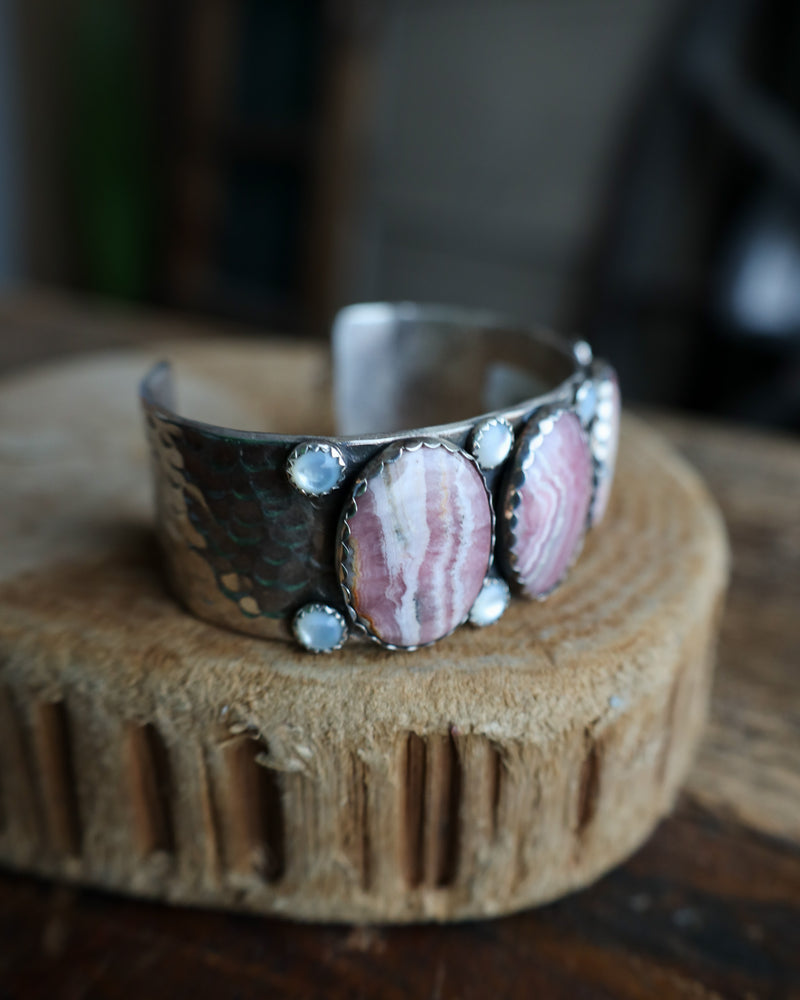 RICHARD SCHMIDT RHODOCHROSITE AND MOTHER OF PEARL CUFF