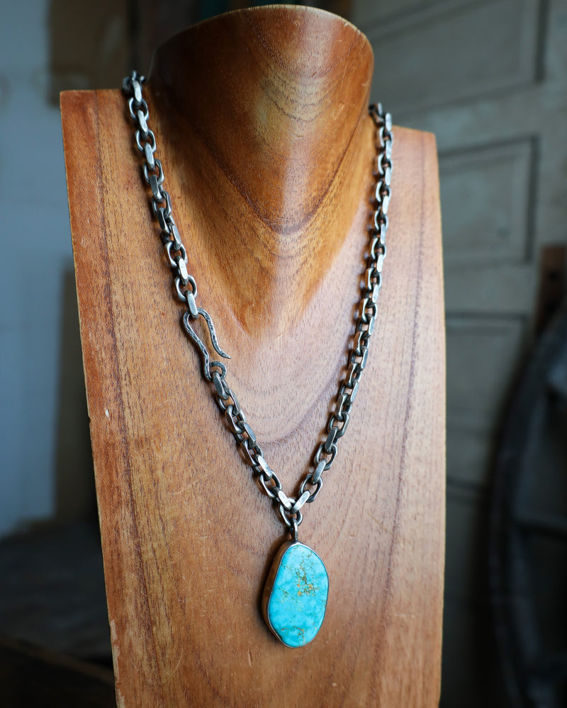 LOVE TOKENS 22" LARGE TURQUOISE DROP NECKLACE