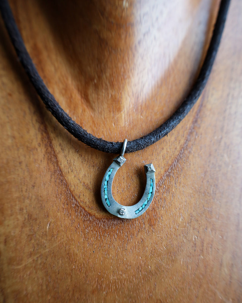 LOVE TOKENS HORSESHOE DIAMOND TURQUOISE INLAY LEATHER NECKLACE