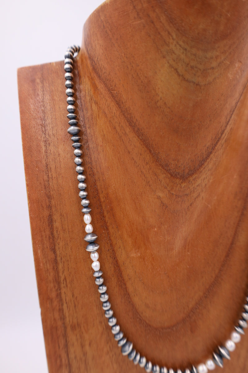 22" Navajo Pearl White Pearl Saucers Necklace