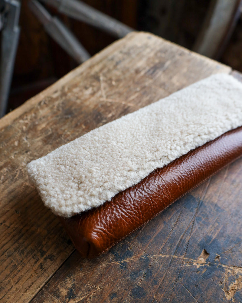 KIM WHITE BAGUETTE SHEARLING CLUTCH- BROWN