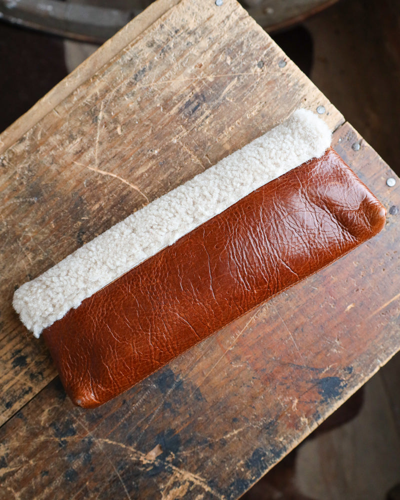 KIM WHITE BAGUETTE SHEARLING CLUTCH- BROWN