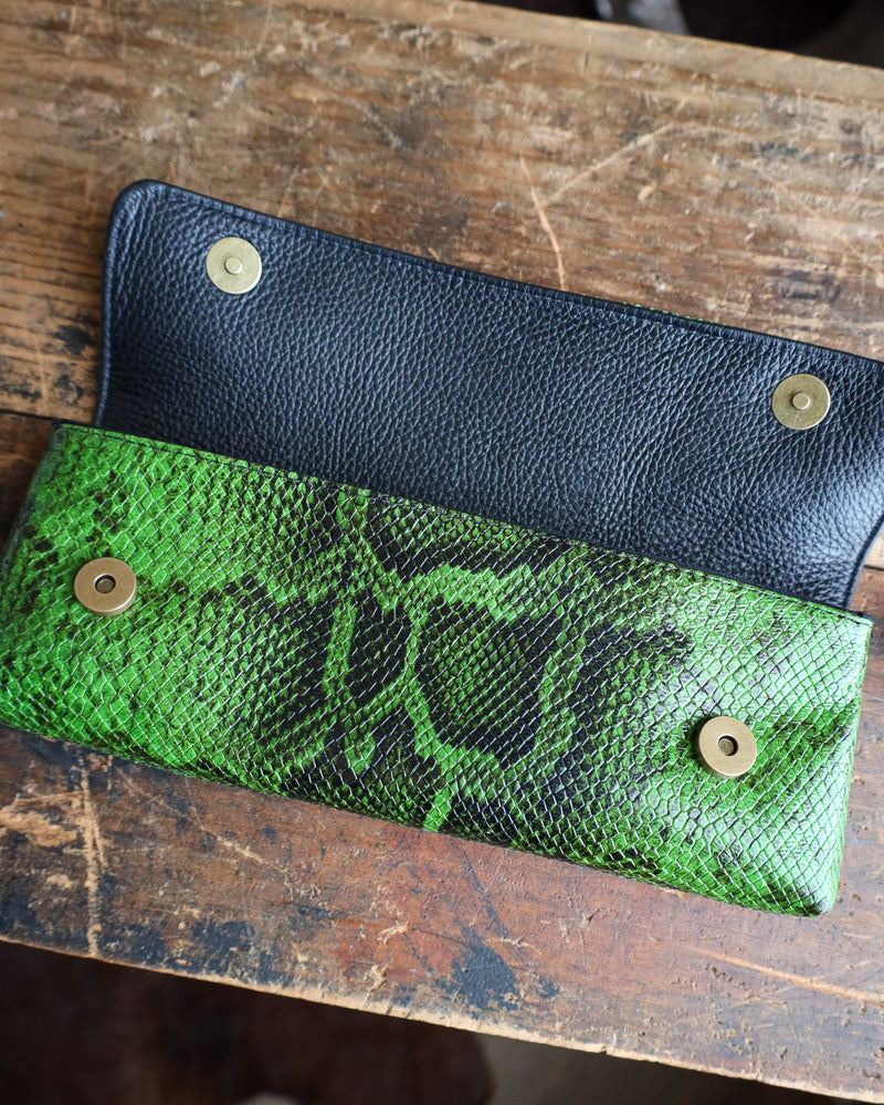 KIM WHITE BAGUETTE LEATHER CLUTCH- GREEN SNAKE 