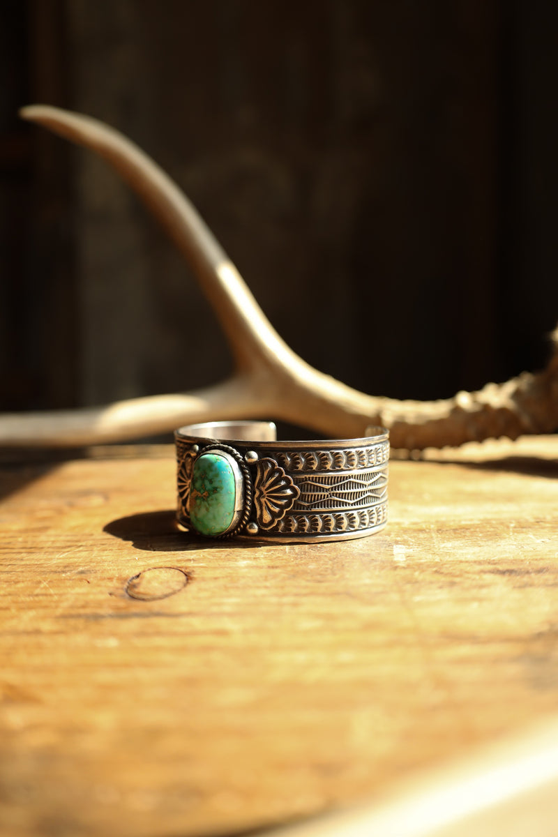 GREEN TURQUOISE ORNATE BAND CUFF