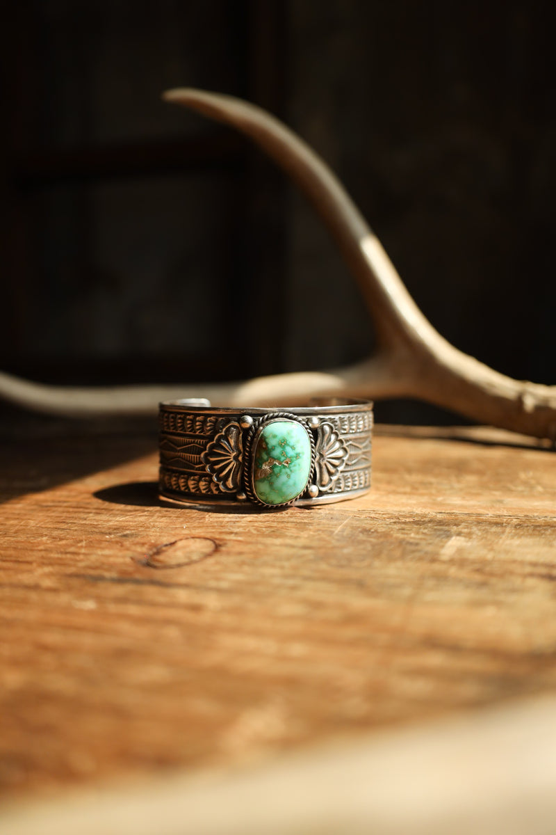 GREEN TURQUOISE ORNATE BAND CUFF