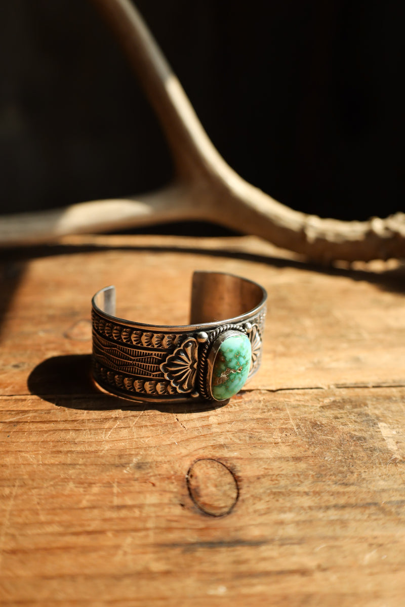 GREEN TURQUOISE ORNATE BAND CUFF