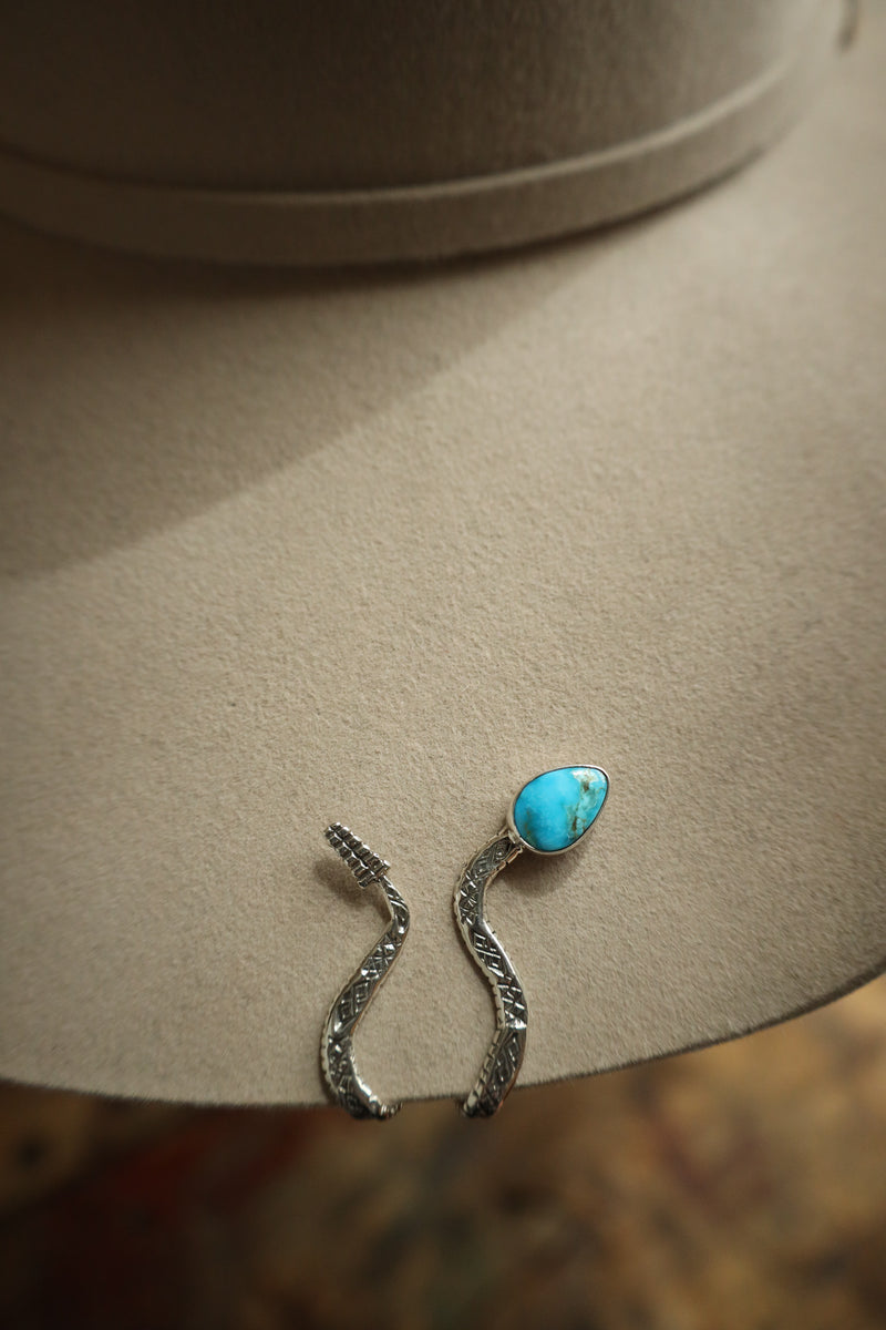 Turquoise head rattle snake hat clip 