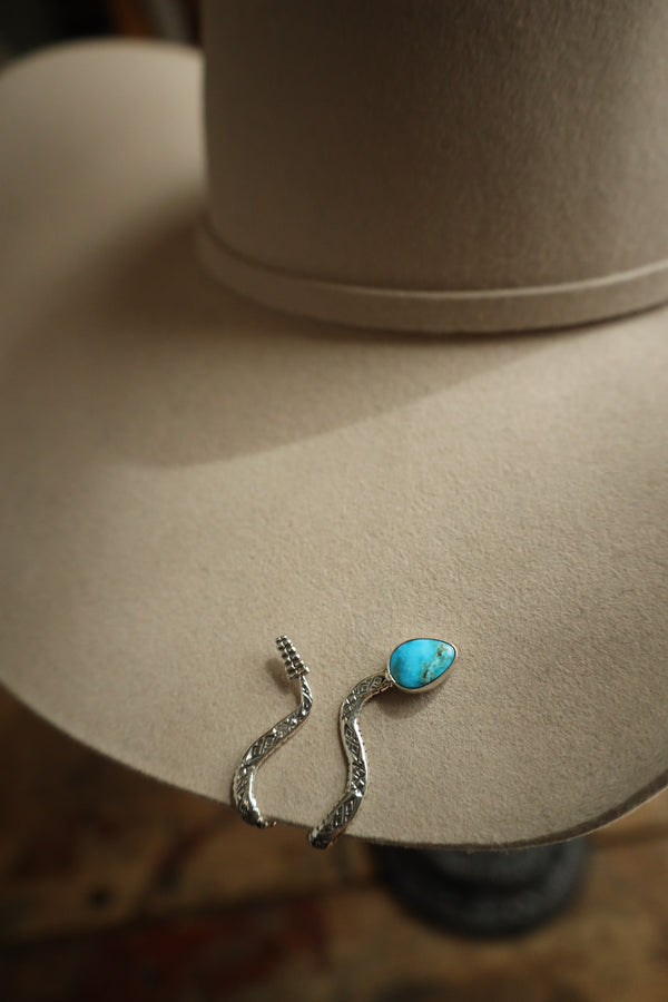 Turquoise head rattle snake hat clip 