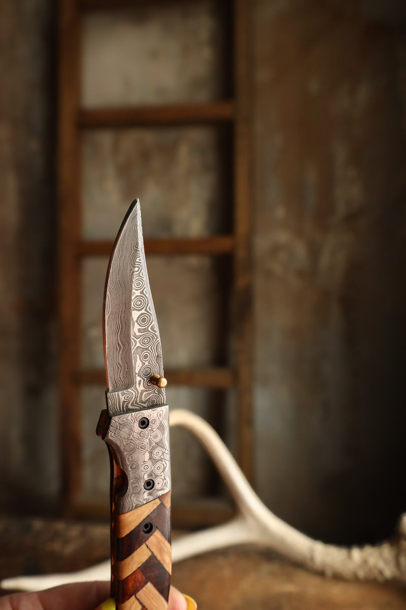 TITAN INTERNATIONAL RAINDROP DAMASCUS FOLDING BLADE/ EDC/ CHECKERED (WALNUT & OLIVE)