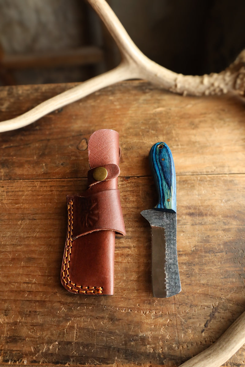 TITAN INTERNATIONAL BULL BLUE WOOD WITH CARBON KNIFE 