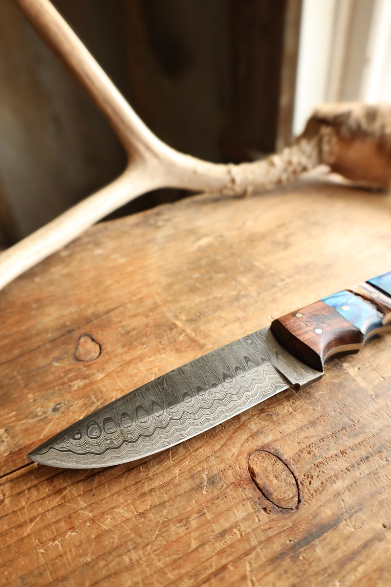 TITAN INTERNATIONAL HANDMADE DAMASCUS HUNTNG KNIFE