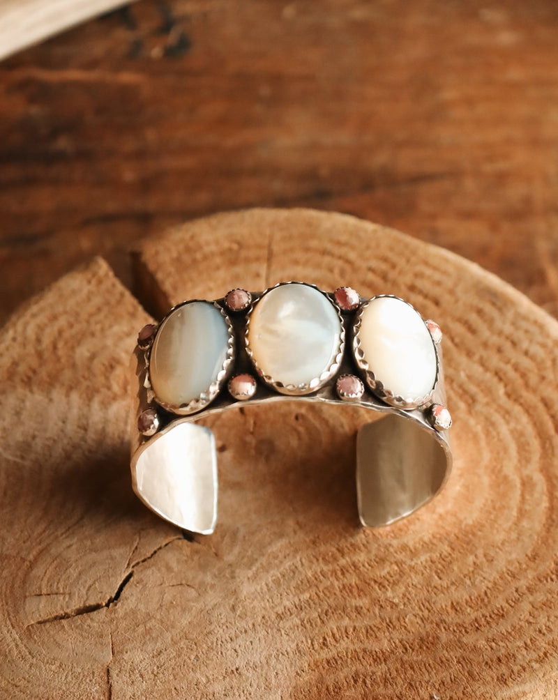 RICHARD SCHMIDT 3 EXTRA LARGE MOTHER OF PEARL OVAL 8 RHODOCHROSITE CUFF