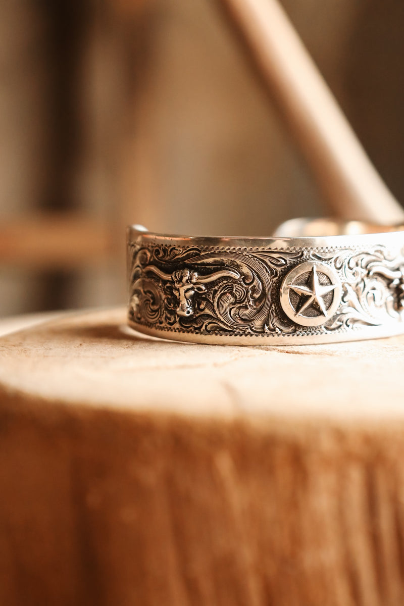 SILVER KING .75 LONGHORNS TX STARS CUFF- SIZE 4