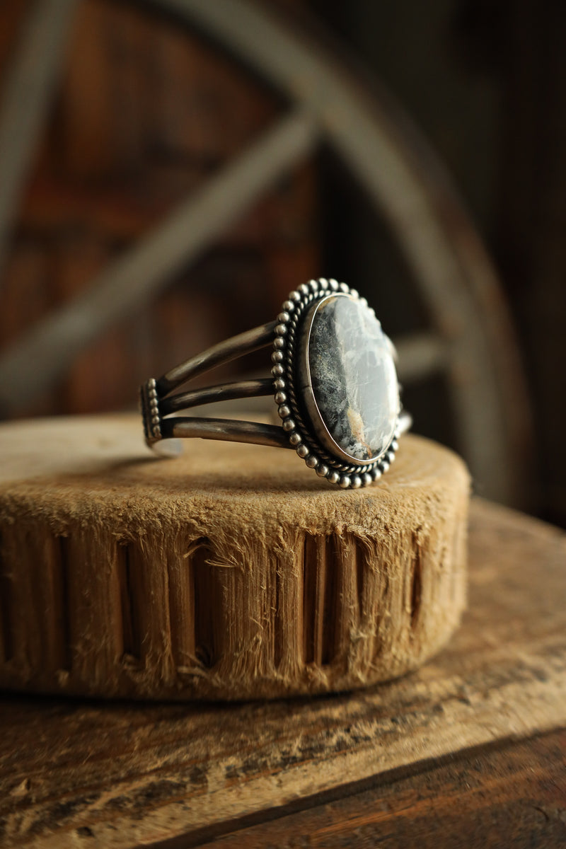 White Buffalo Oval Rope Dots