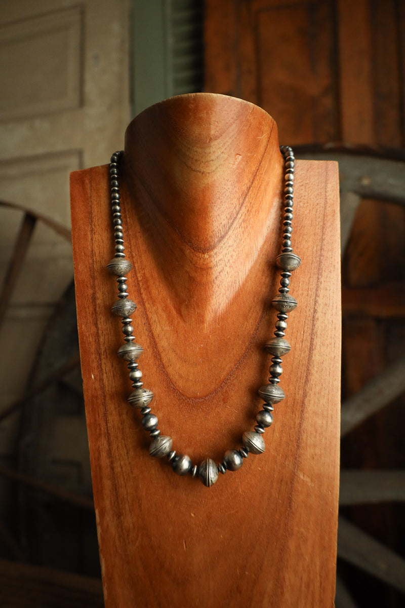 Navajo Pearls and Saucer Beads 20-22" Necklace
