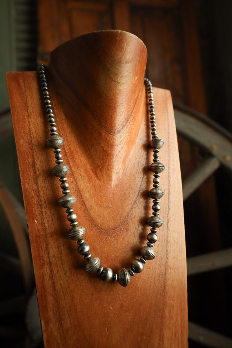 Navajo Pearls and Saucer Beads 20-22" Necklace