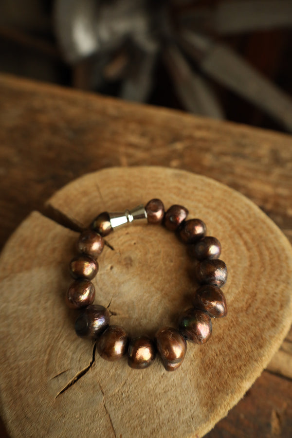 Brown Pearls Magnet Clasp Bracelet