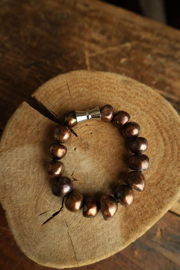 Brown Pearls Magnet Clasp Bracelet