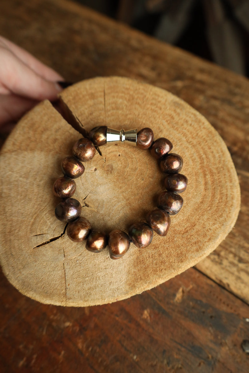Brown Pearls Magnet Clasp Bracelet