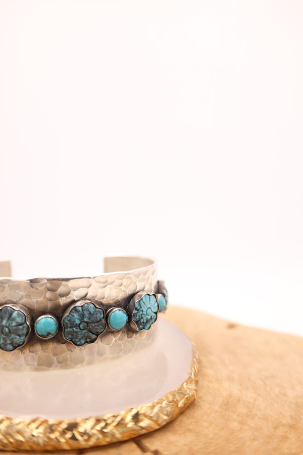RICHARD SCHMIDT 5 TURQUOISE FLOWERS AND 6 ROUNDS CUFF
