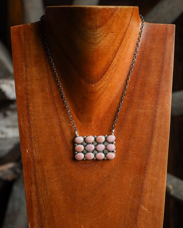 12 Pink Conch Ovals Necklace 