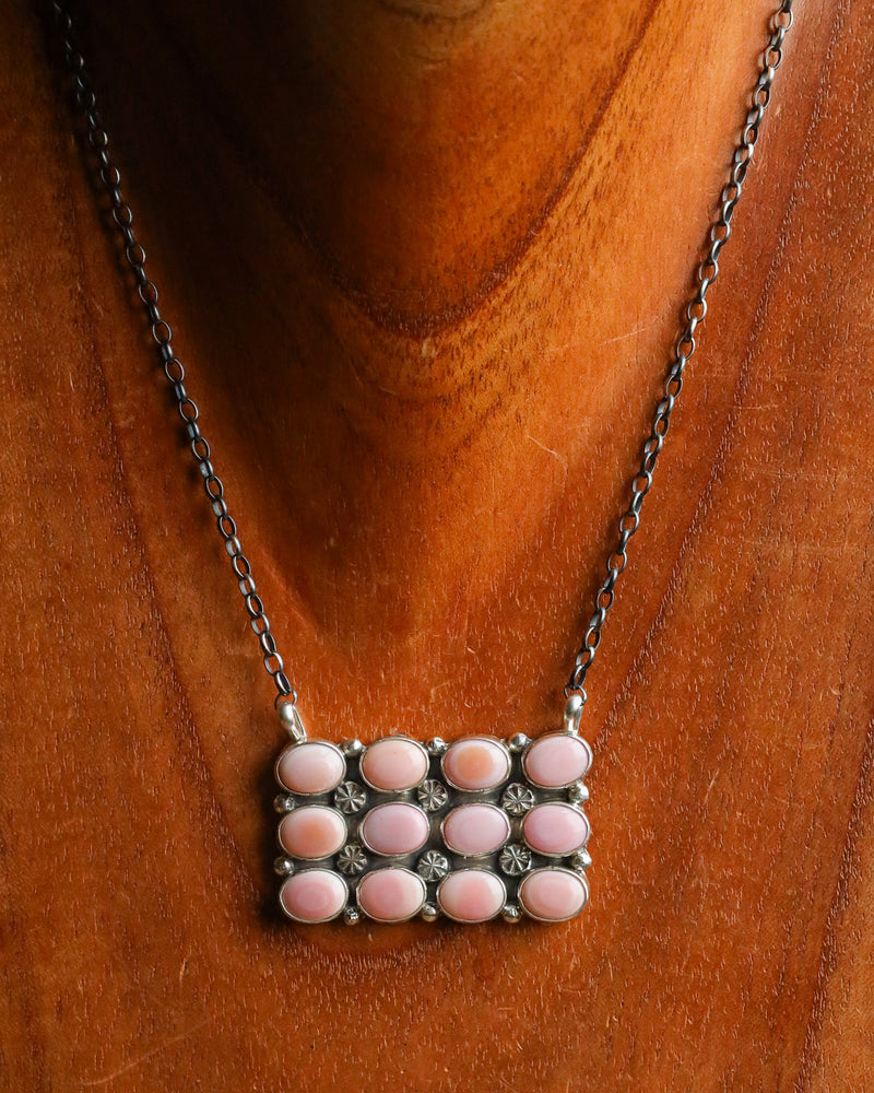 12 Pink Conch Ovals Necklace 