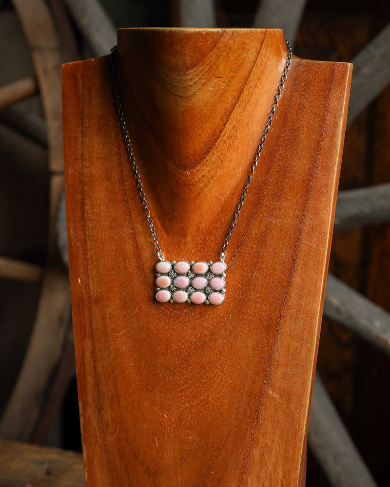 12 Pink Conch Ovals Necklace 